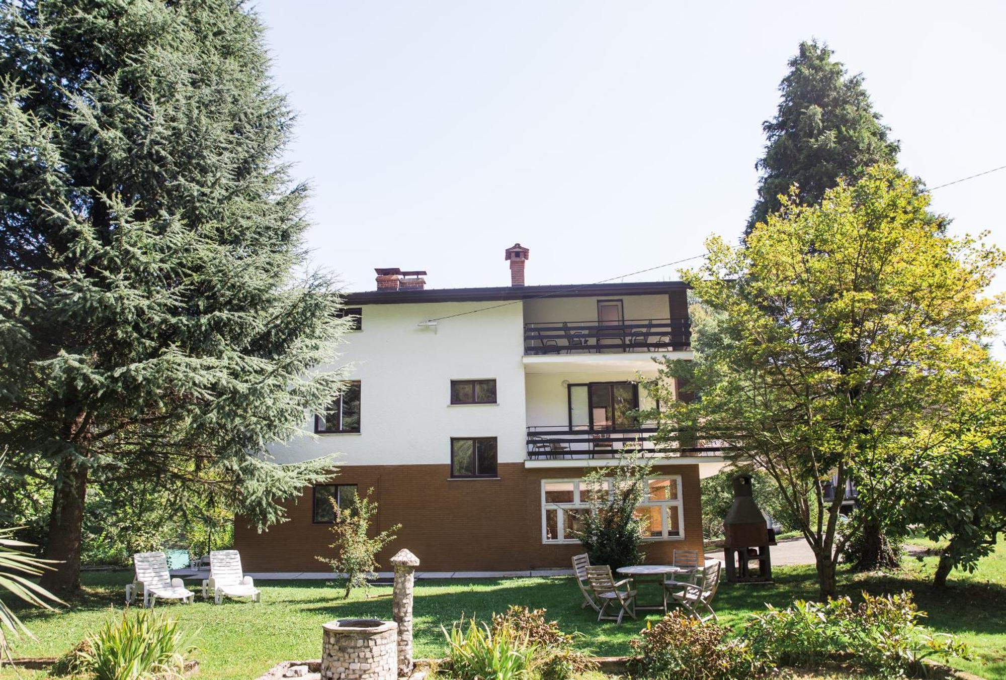 Vila Labod, Unique Villa At The Lake Most Na Soci Ngoại thất bức ảnh