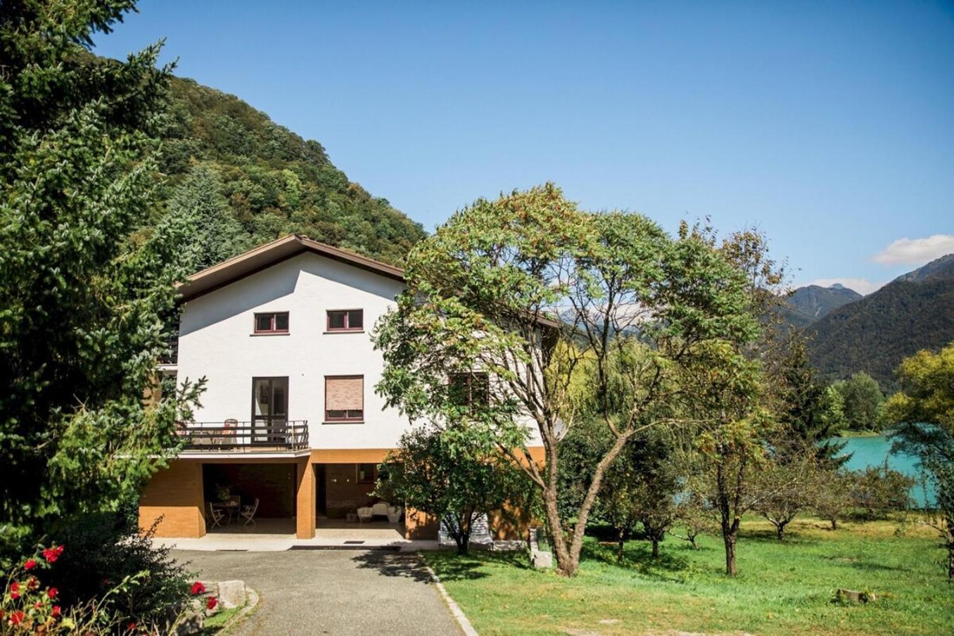 Vila Labod, Unique Villa At The Lake Most Na Soci Ngoại thất bức ảnh